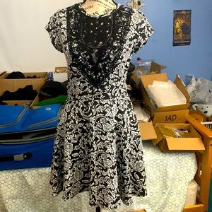 Xhilaration Lace V-Neck Dress